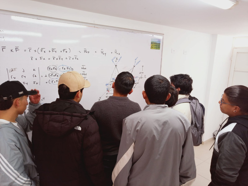 Estudiantes en el tablero
